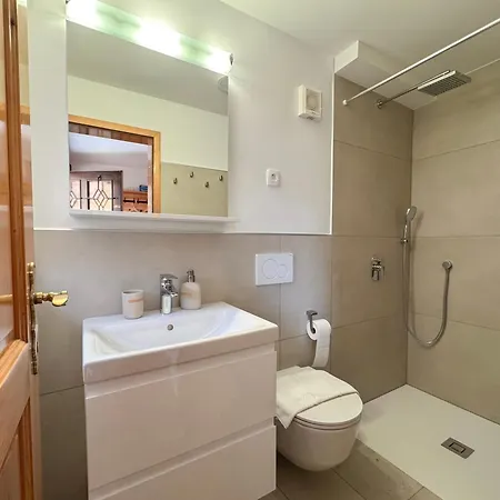 Daire River Valley View House *